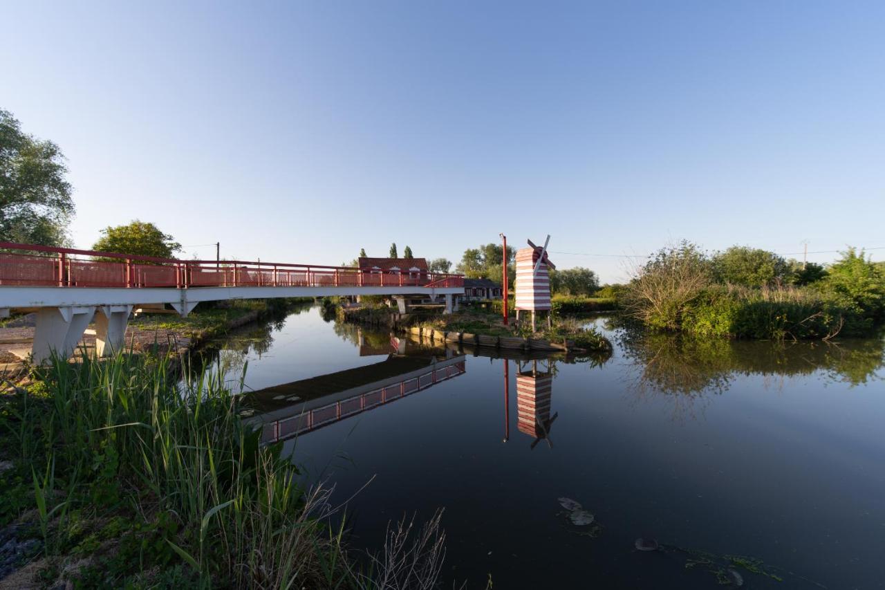 LE MOULIN ROUGE CLAIRMARAIS GITE Le Grébe Extérieur photo